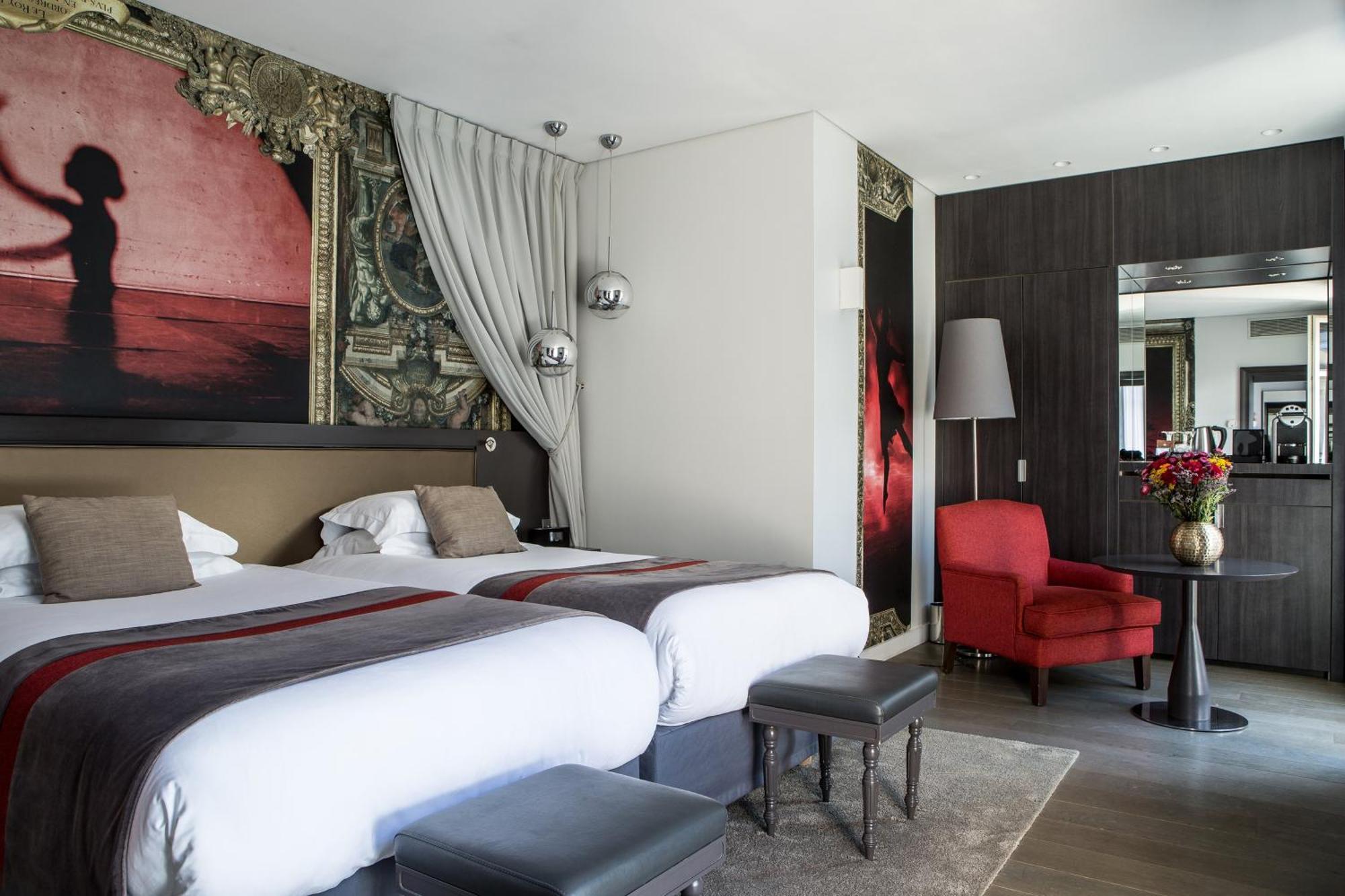 Indigo - Opera By Ihg Hotel 4*
