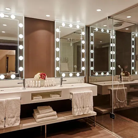 Indigo - Opera By Ihg 4*